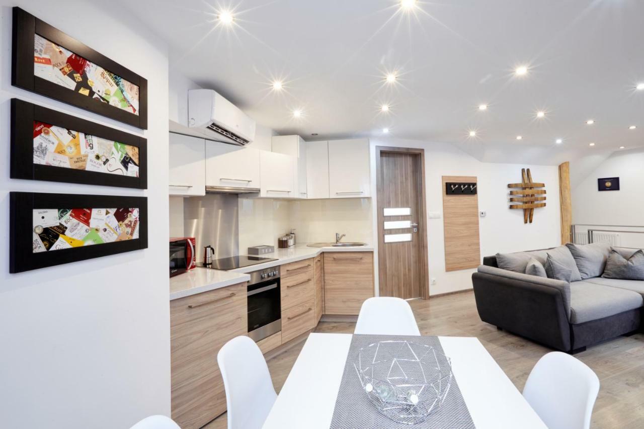 Foter Apartman วิลานี ภายนอก รูปภาพ